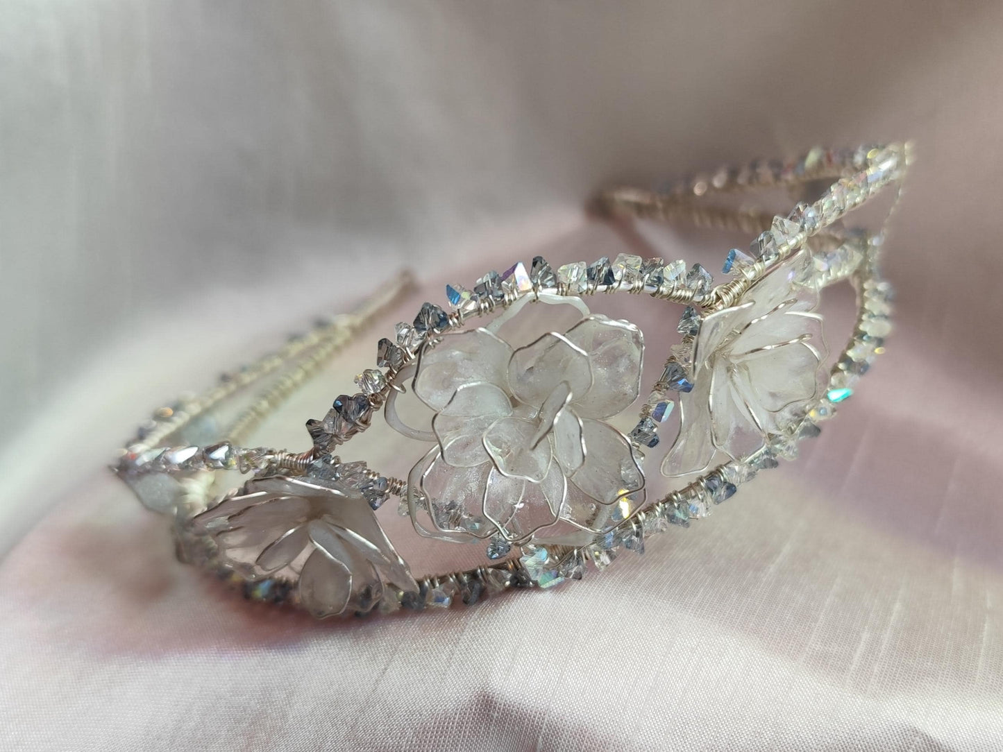 Corona de cristal y resina para novia