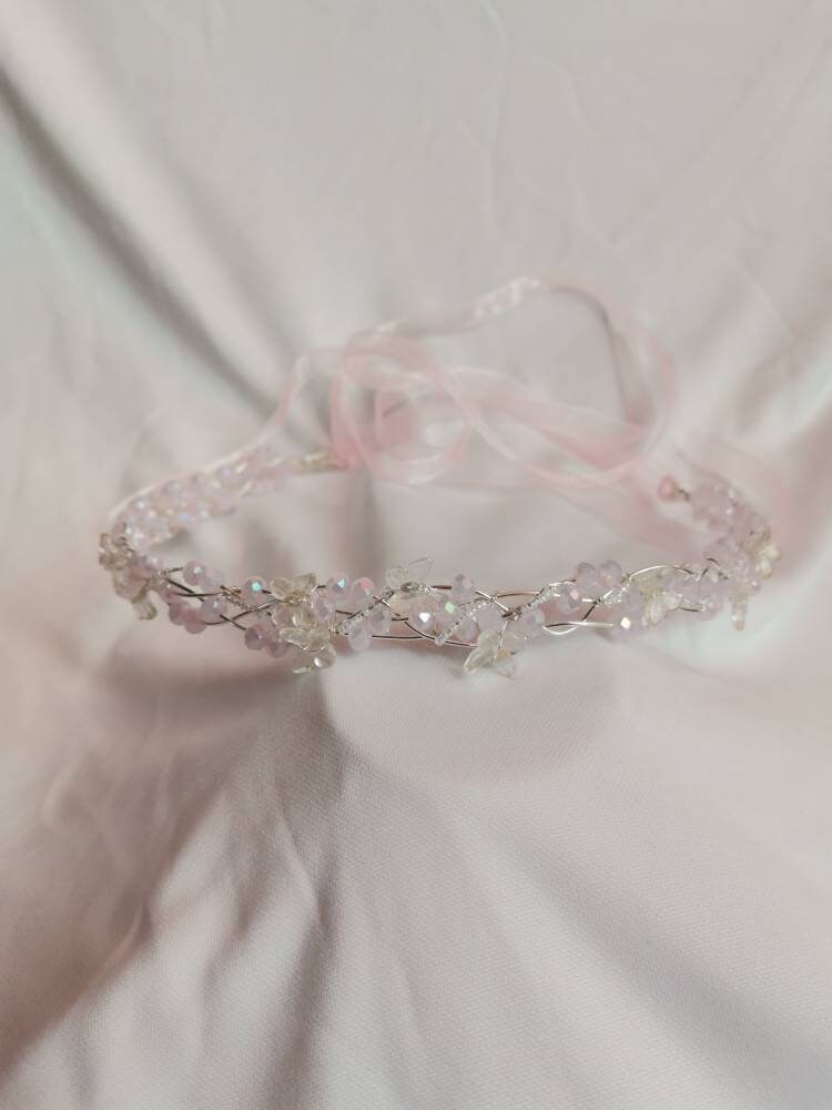 Diadema de alambre plateado trenzado