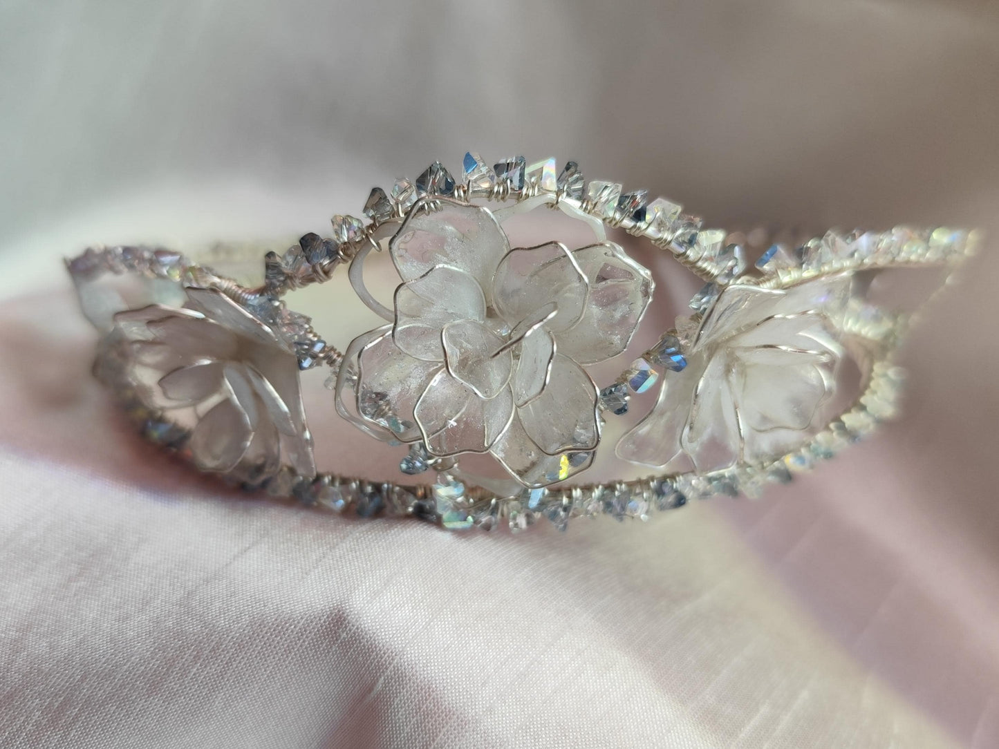 Corona de cristal y resina para novia