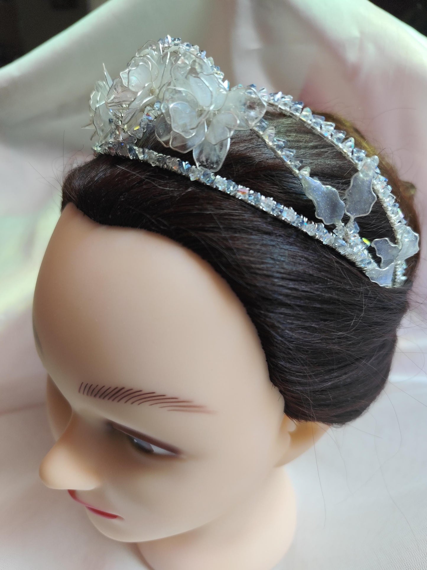 Corona de cristal y resina para novia