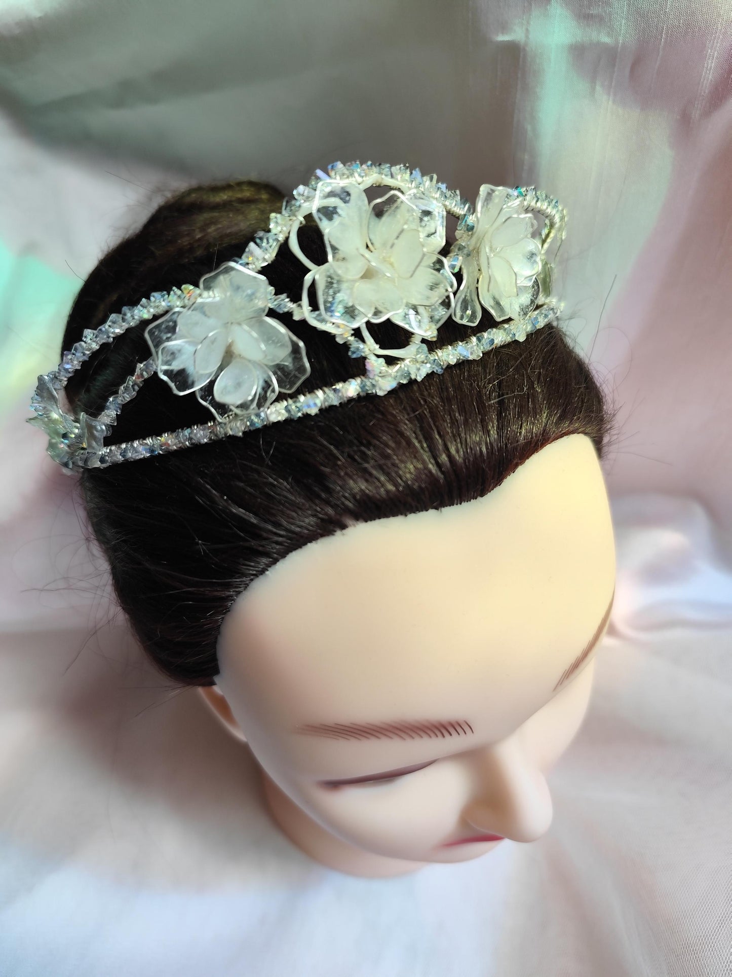 Corona de cristal y resina para novia