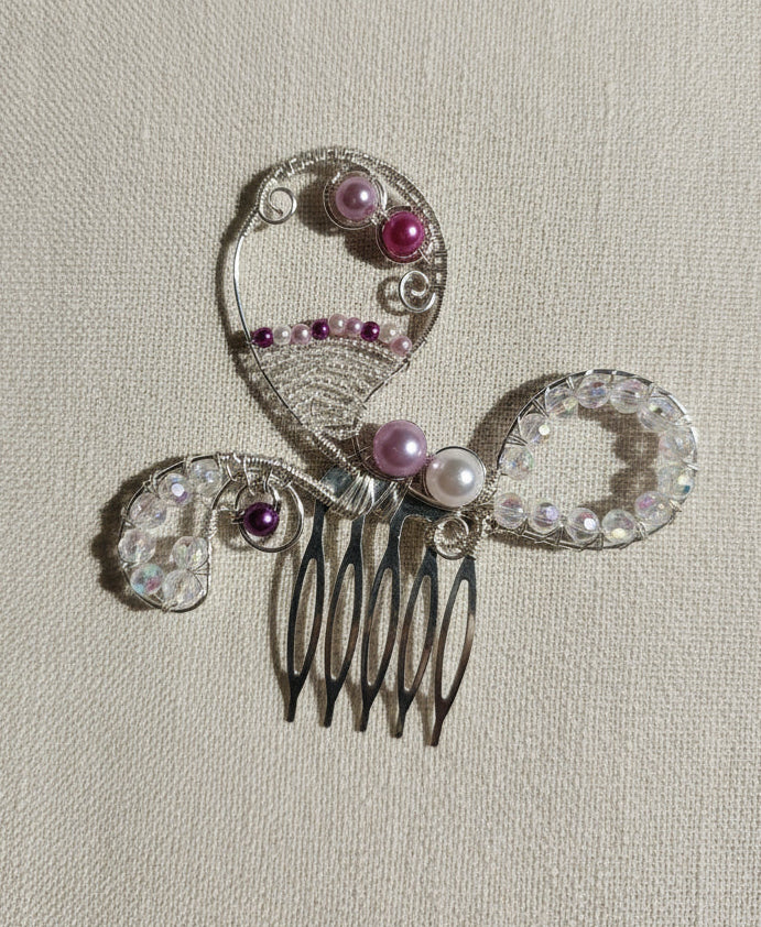 Peina de alambre plateado y perlas de imitación moradas
